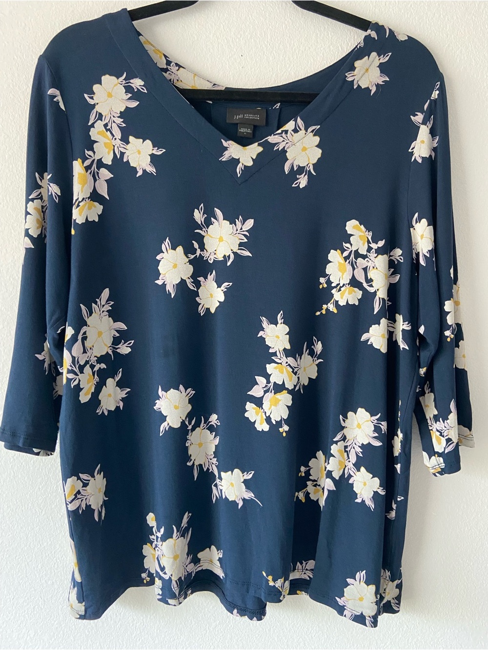 J. Jill Wearever Collection Navy Floral V-Neck 3/4 Sleeve Top Size L